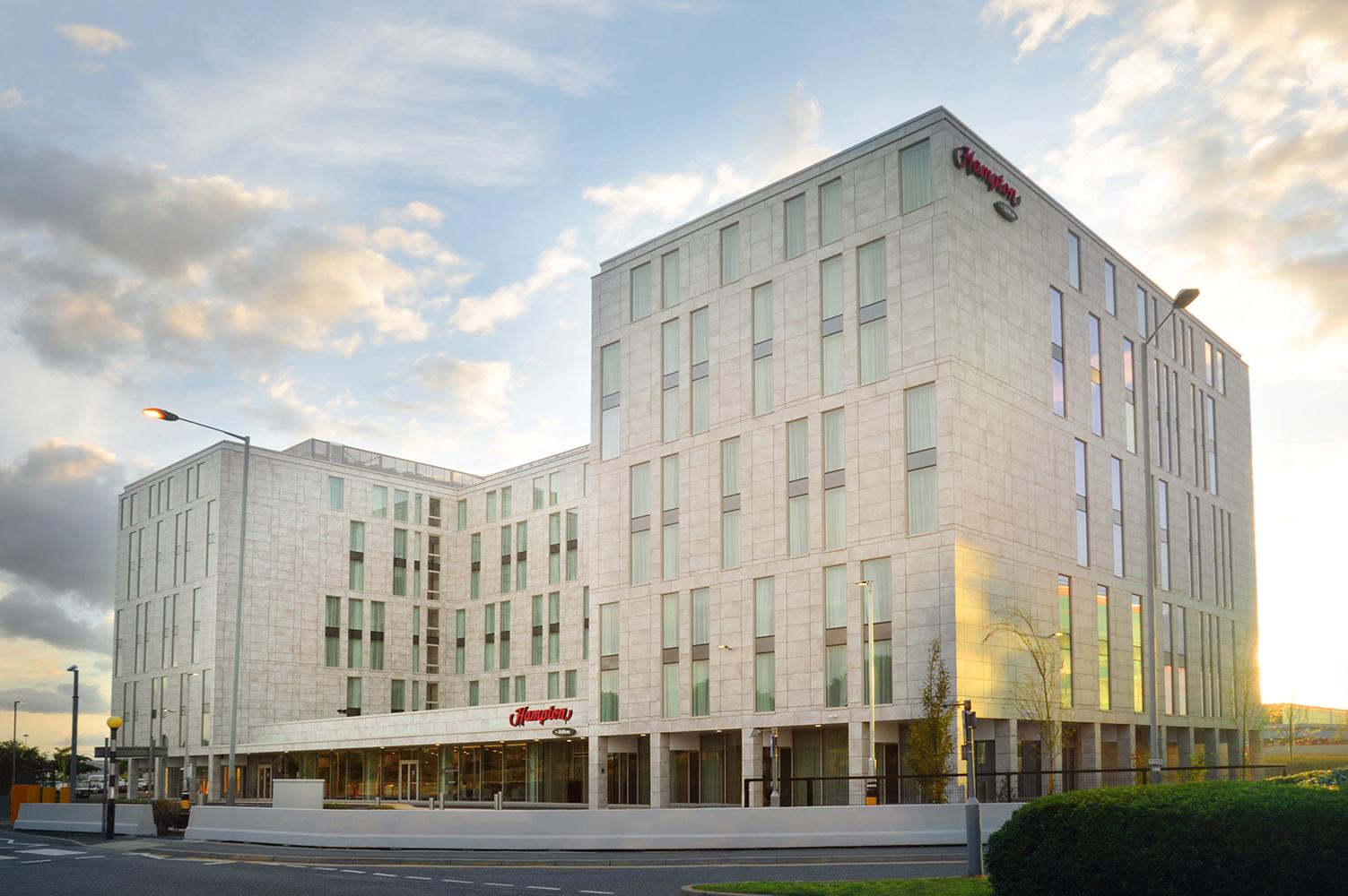 Park And Fly Hilton Hotel Stansted Airport www.hotelscombined.co.th