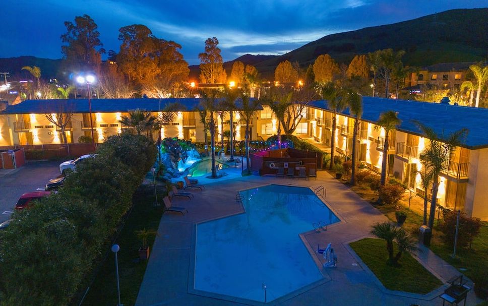 สระว่ายน้ำ รูปภาพ