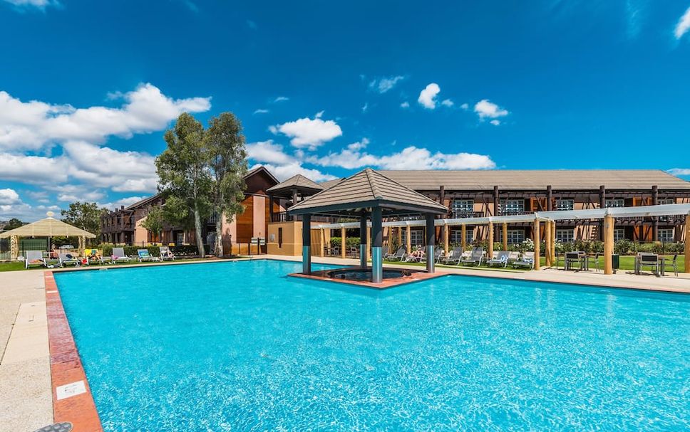 สระว่ายน้ำ รูปภาพ