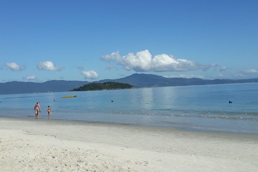 ชายหาด