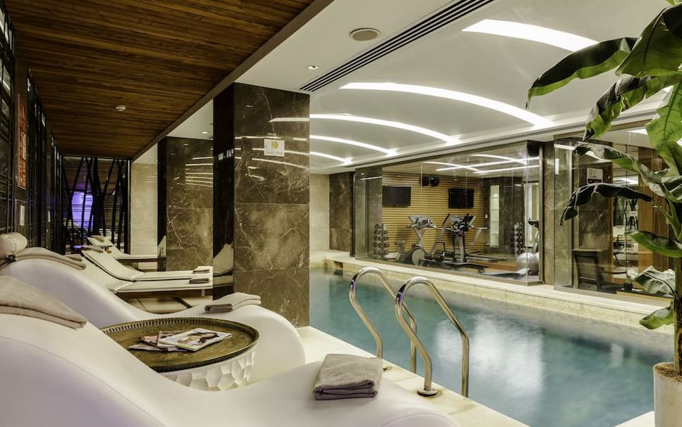 สระว่ายน้ำ รูปภาพ