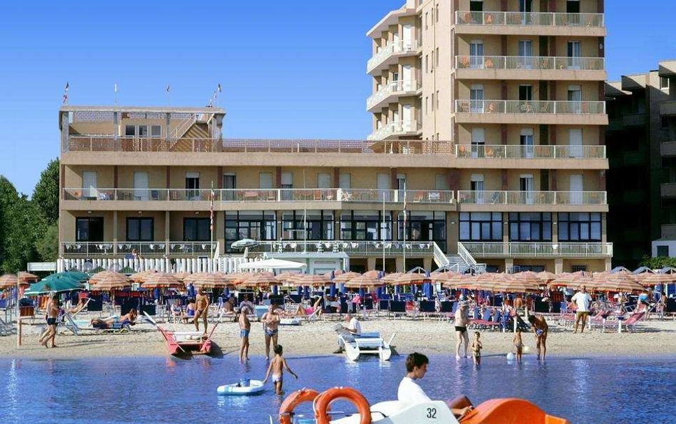 สระว่ายน้ำ รูปภาพ