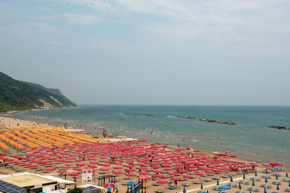 ชายหาด