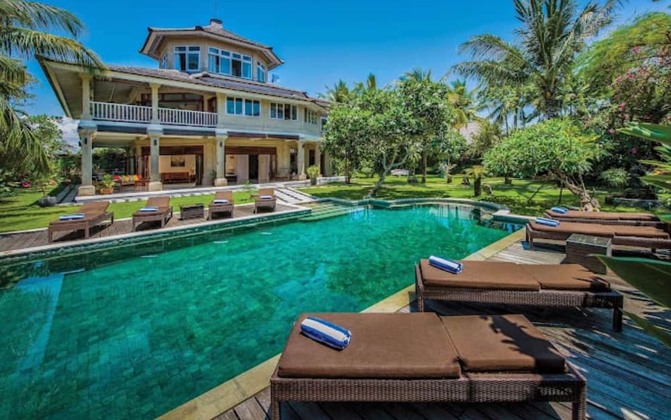 สระว่ายน้ำ รูปภาพ