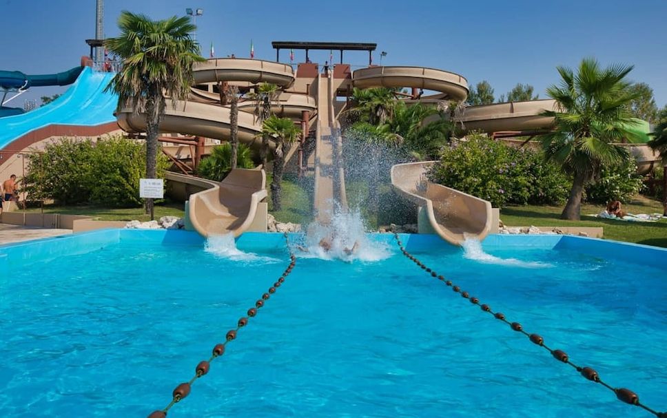 สระว่ายน้ำ รูปภาพ