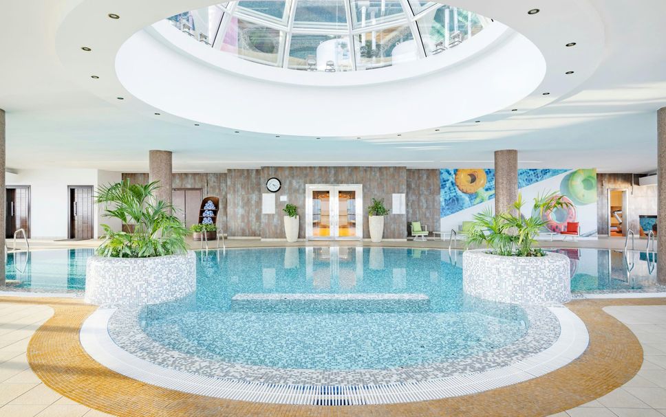 สระว่ายน้ำ รูปภาพ