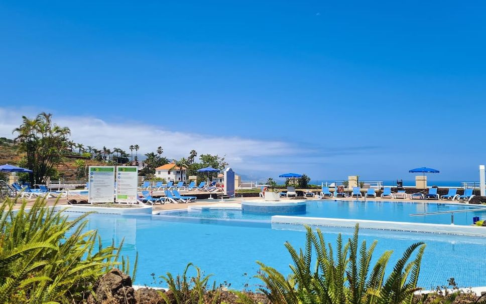 สระว่ายน้ำ รูปภาพ