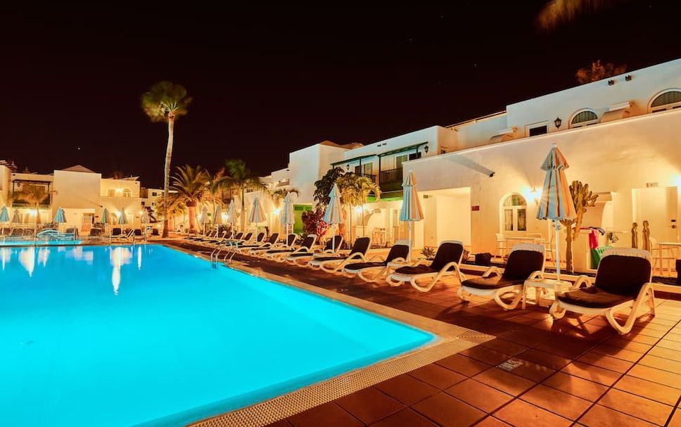 สระว่ายน้ำ รูปภาพ