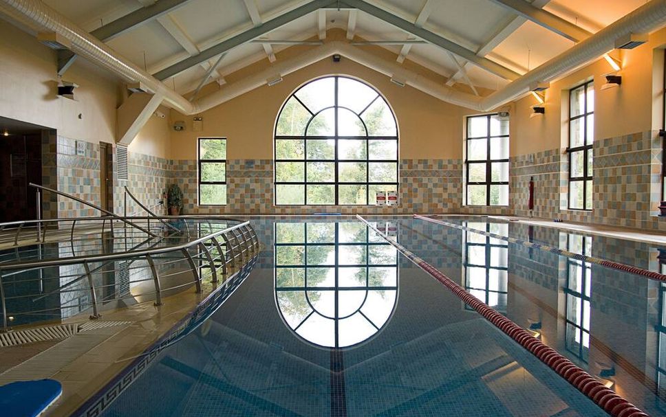 สระว่ายน้ำ รูปภาพ