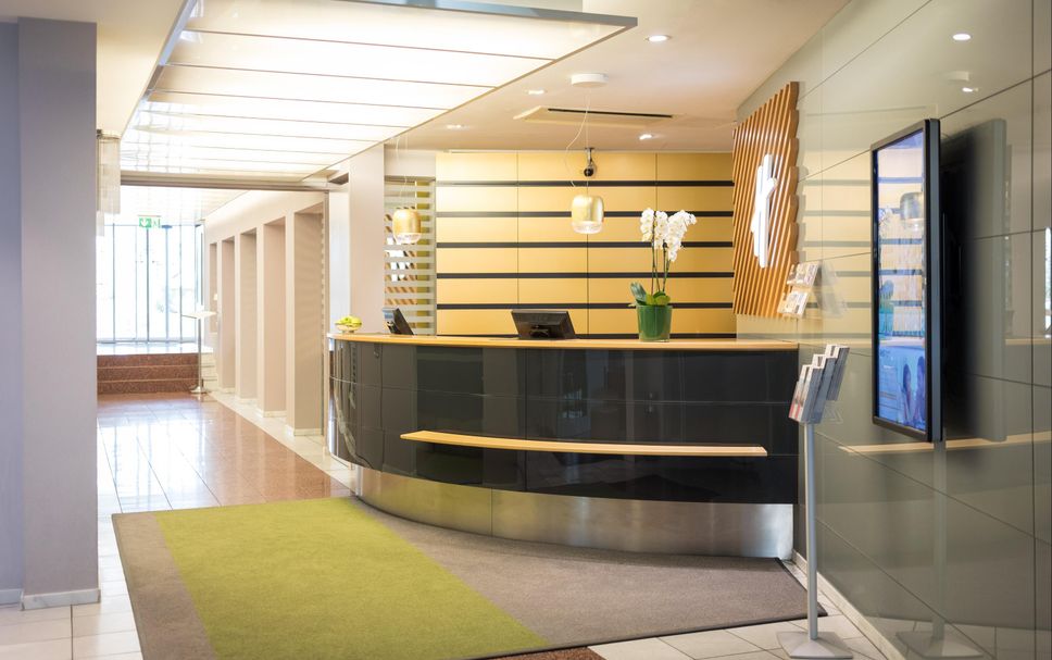 แผนกต้อนรับส่วนหน้า รูปภาพ