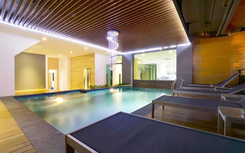 สระว่ายน้ำ รูปภาพ