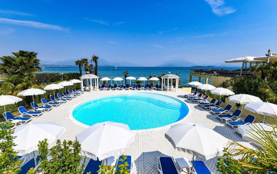 สระว่ายน้ำ รูปภาพ