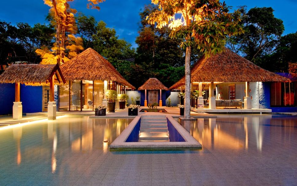 สระว่ายน้ำ รูปภาพ