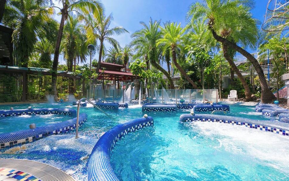 สระว่ายน้ำ รูปภาพ