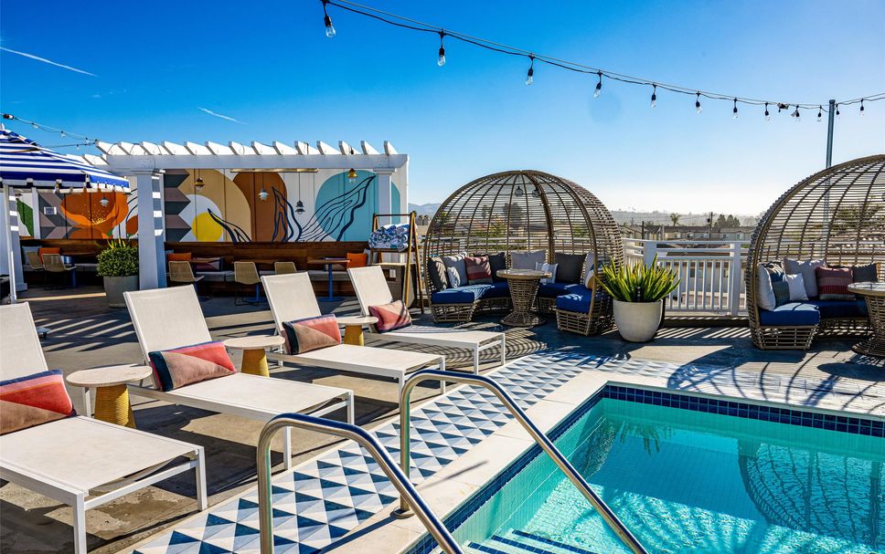 สระว่ายน้ำ รูปภาพ