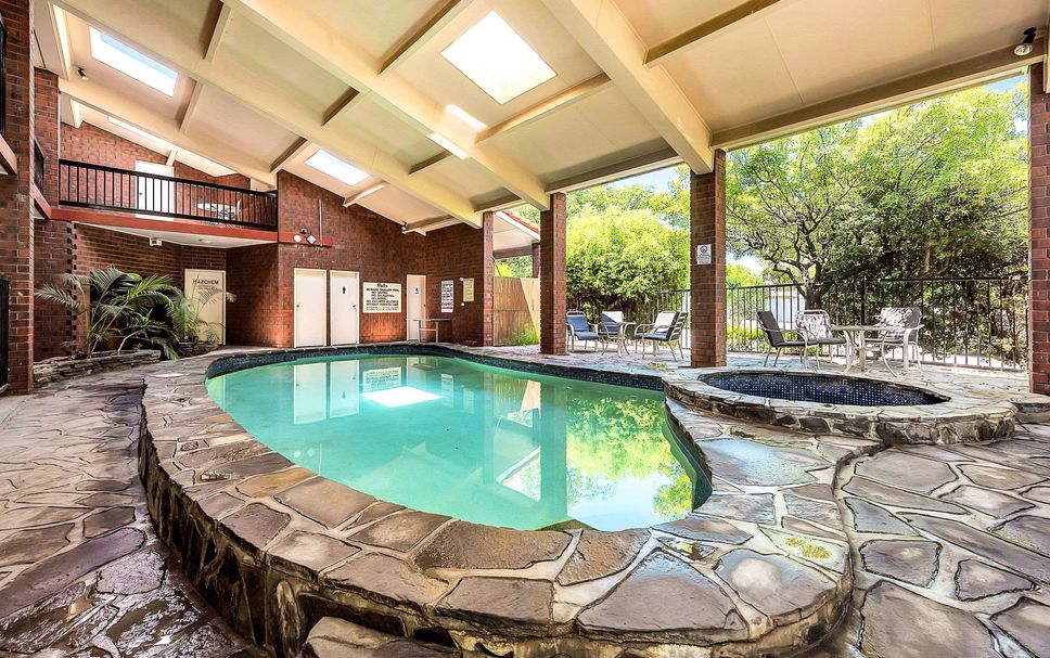 สระว่ายน้ำ รูปภาพ