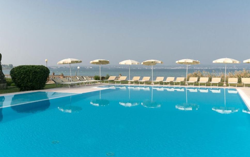 สระว่ายน้ำ รูปภาพ