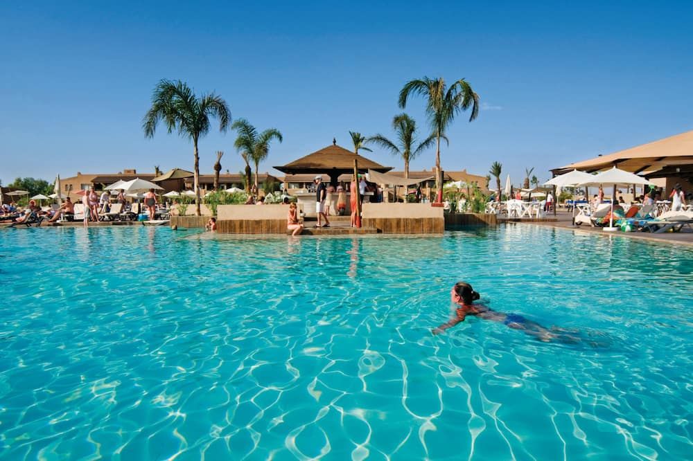 สระว่ายน้ำ