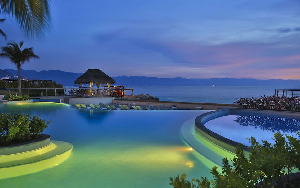 สระว่ายน้ำ รูปภาพ