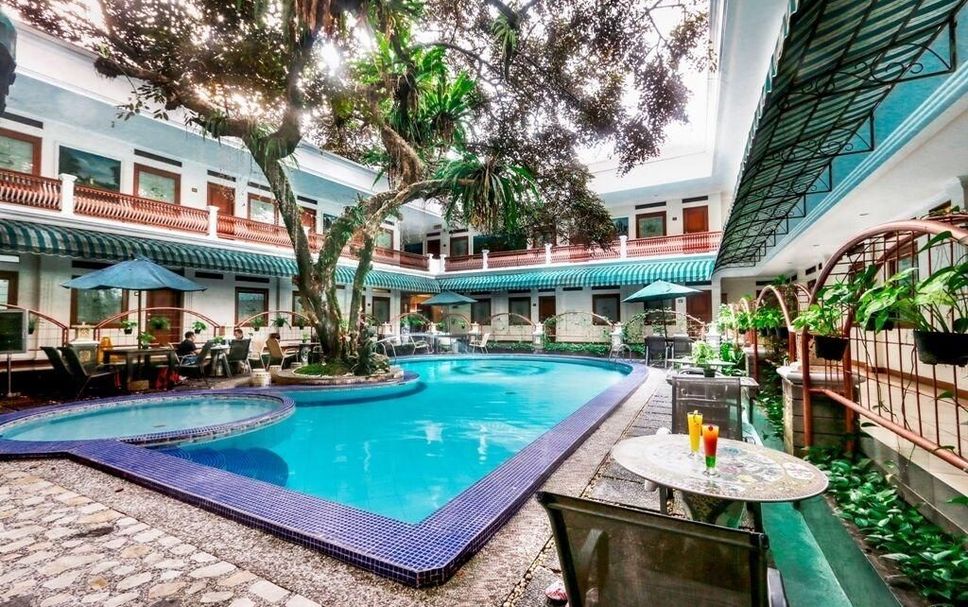 สระว่ายน้ำ รูปภาพ