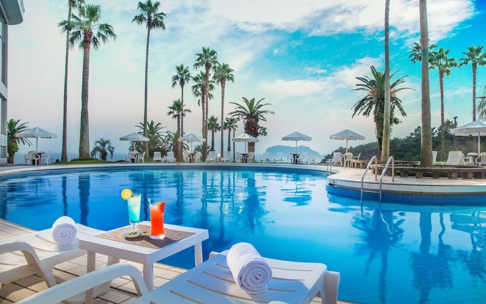 สระว่ายน้ำ รูปภาพ