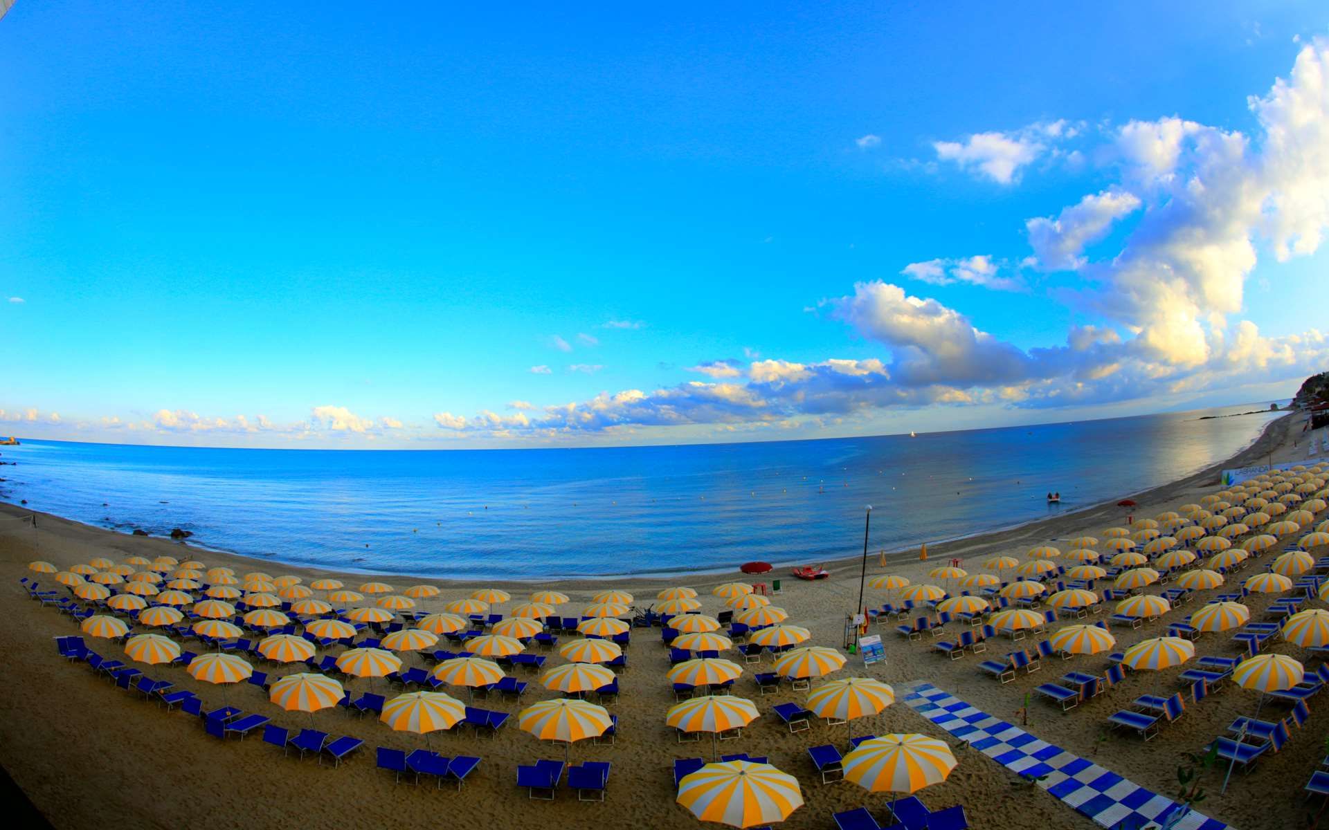ชายหาด
