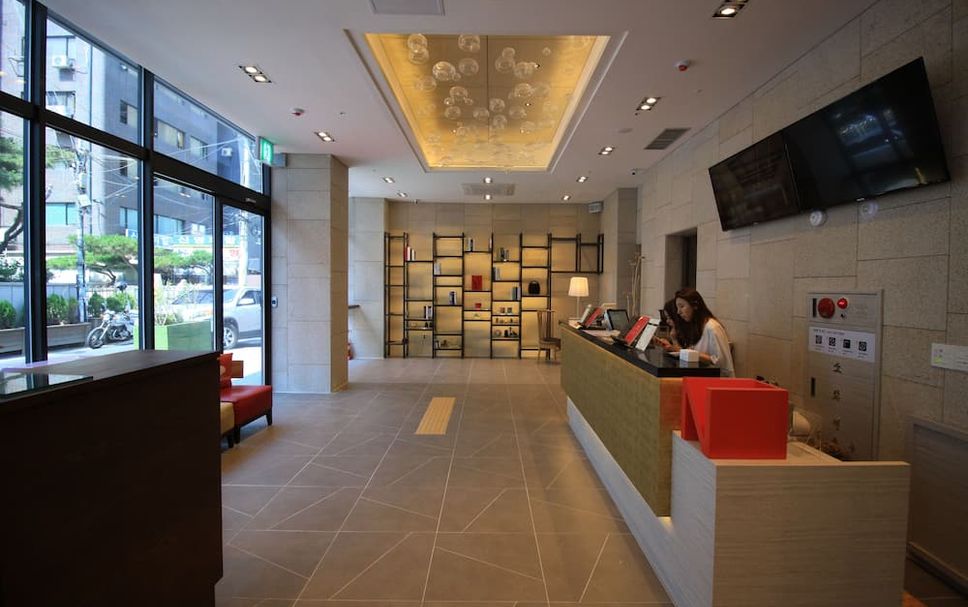 แผนกต้อนรับส่วนหน้า รูปภาพ