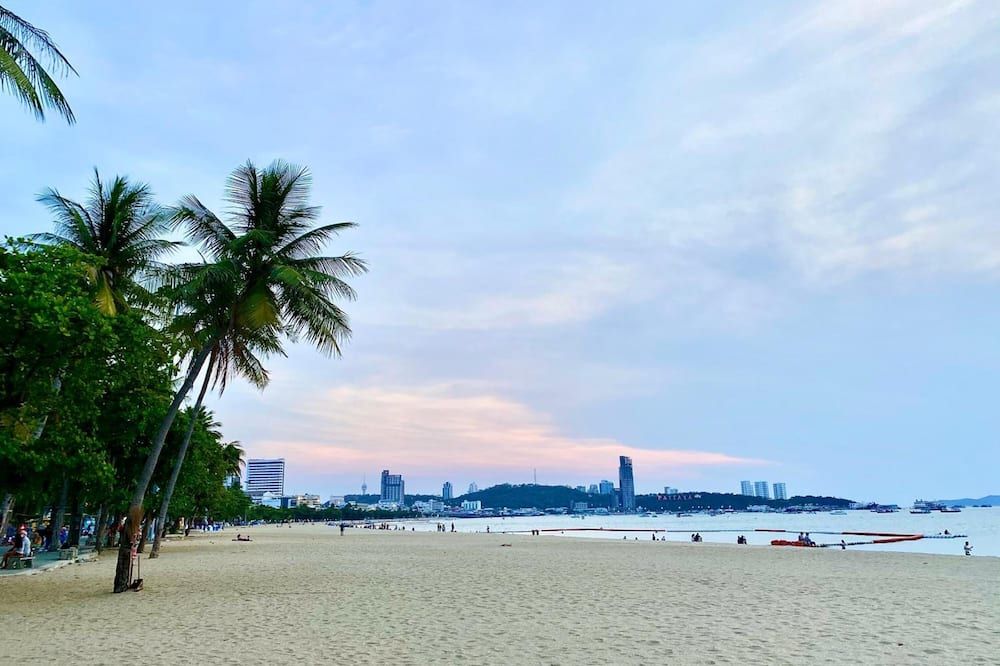 ชายหาด