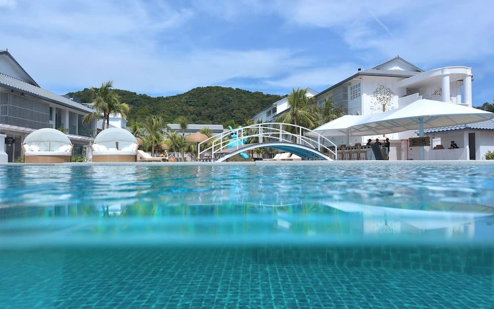 สระว่ายน้ำ รูปภาพ