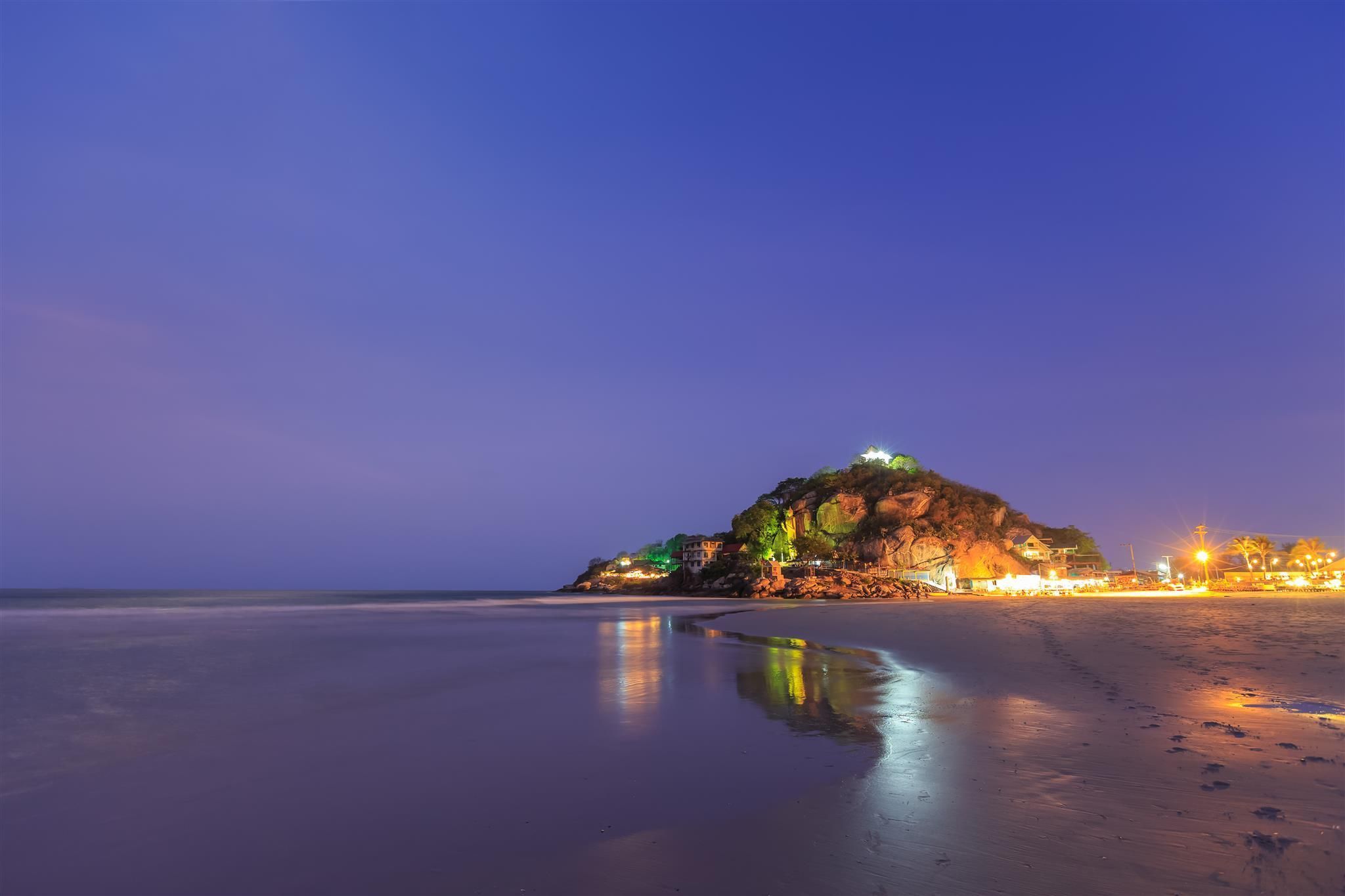 ชายหาด