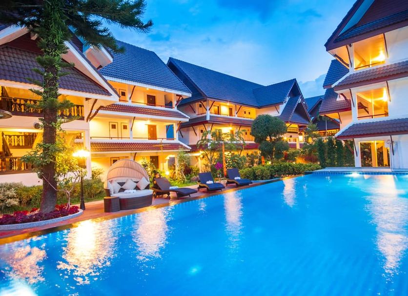 สระว่ายน้ำ รูปภาพ
