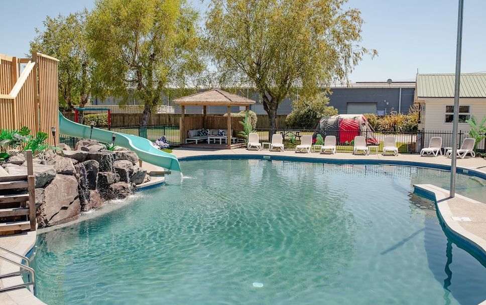 สระว่ายน้ำ รูปภาพ