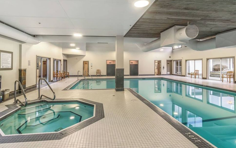 สระว่ายน้ำ รูปภาพ