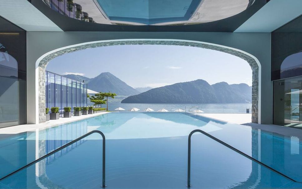 สระว่ายน้ำ รูปภาพ