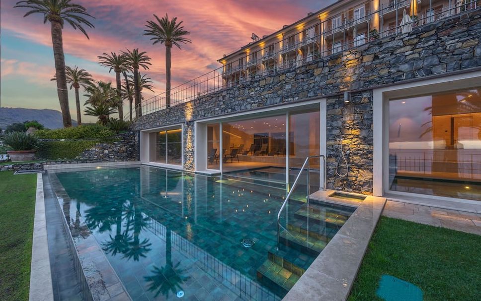 สระว่ายน้ำ รูปภาพ