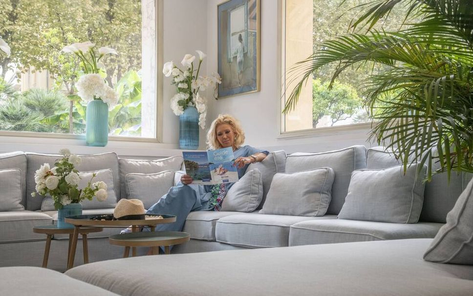 แผนกต้อนรับส่วนหน้า รูปภาพ