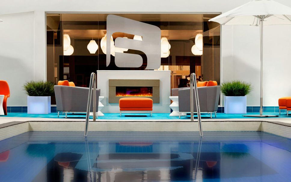 สระว่ายน้ำ รูปภาพ