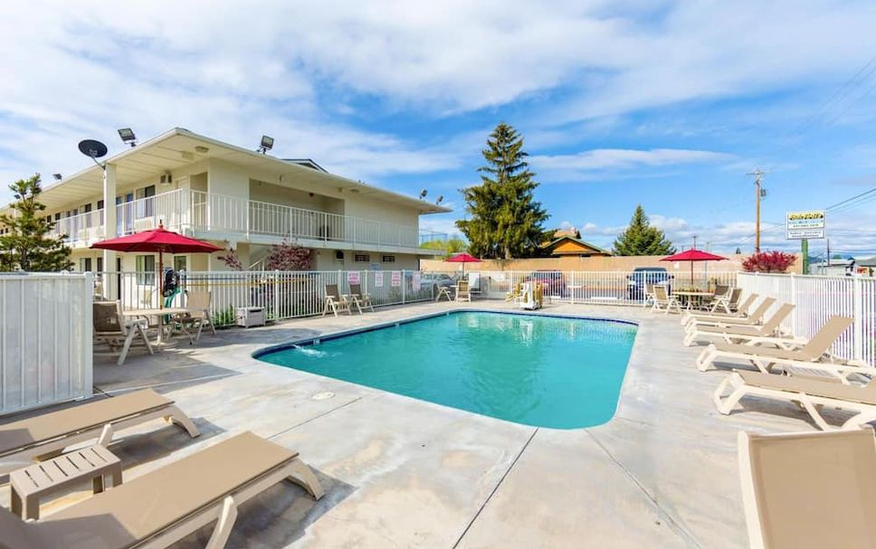 สระว่ายน้ำ รูปภาพ