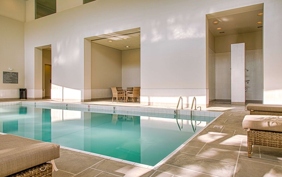 สระว่ายน้ำ รูปภาพ