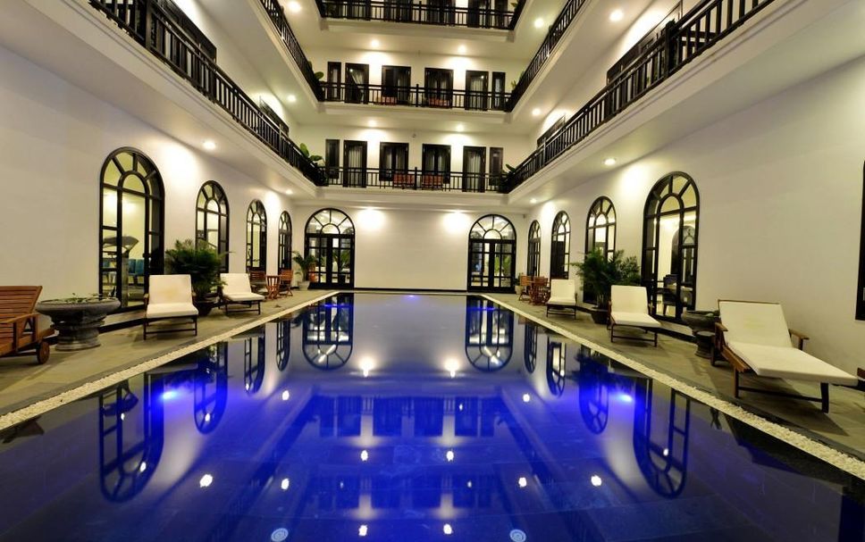 สระว่ายน้ำ รูปภาพ