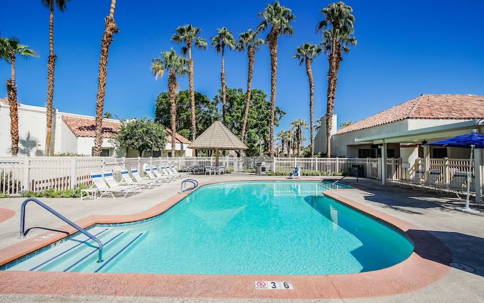 สระว่ายน้ำ รูปภาพ