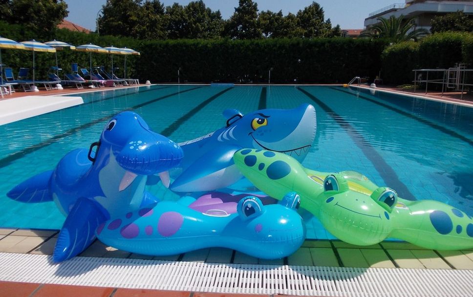 สระว่ายน้ำ รูปภาพ