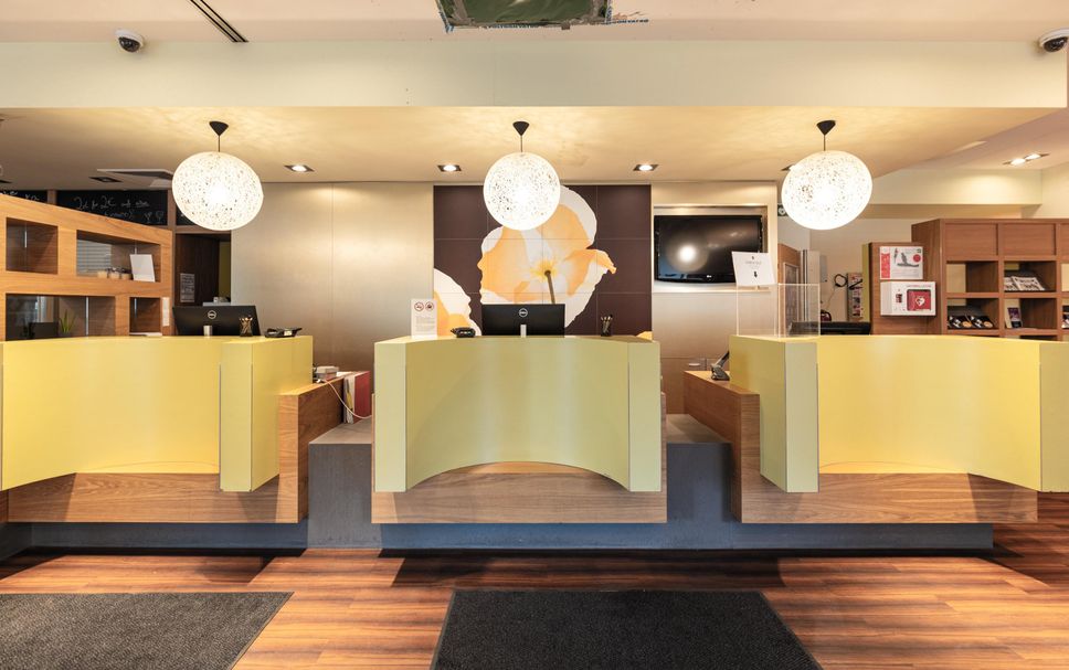 แผนกต้อนรับส่วนหน้า รูปภาพ