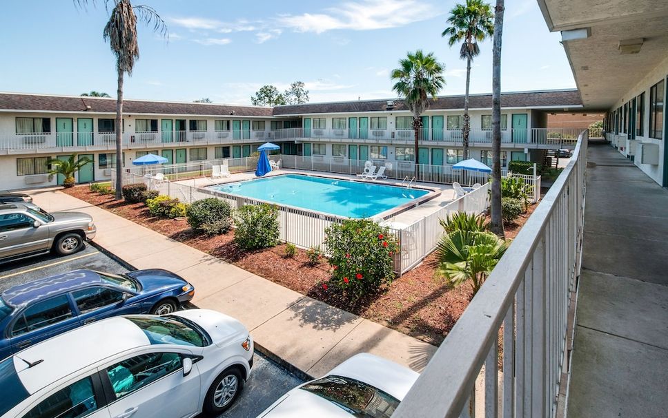 สระว่ายน้ำ รูปภาพ