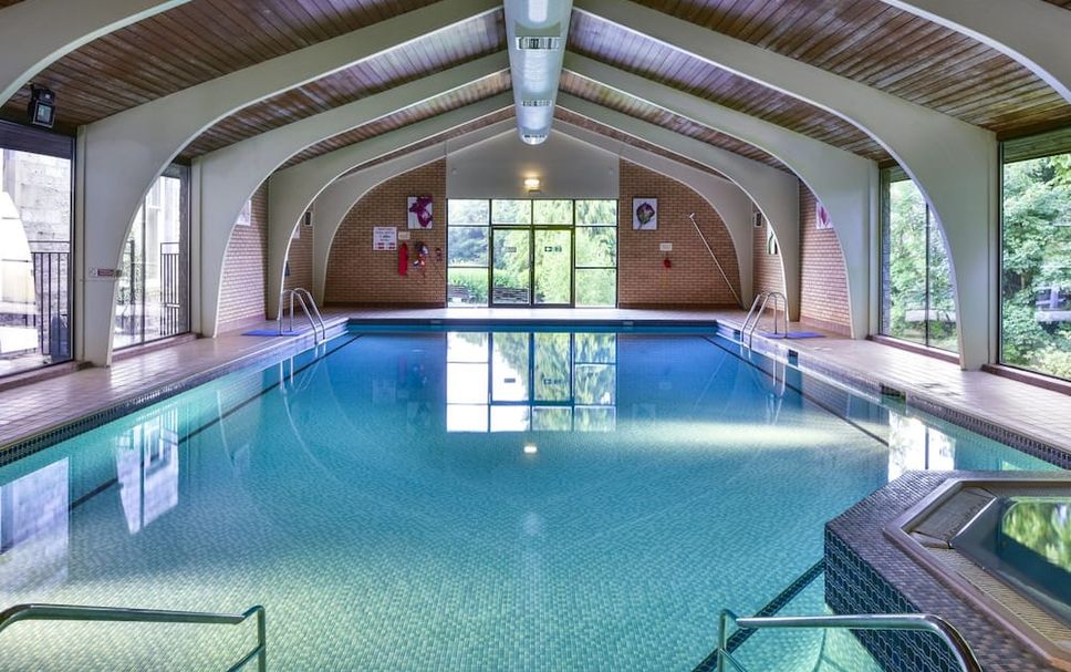 สระว่ายน้ำ รูปภาพ