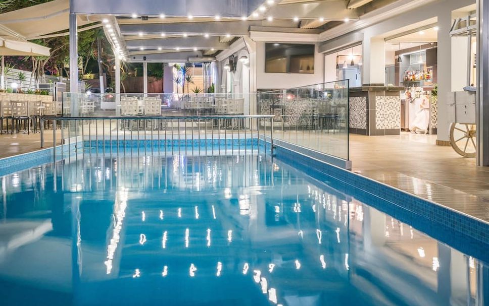 สระว่ายน้ำ รูปภาพ