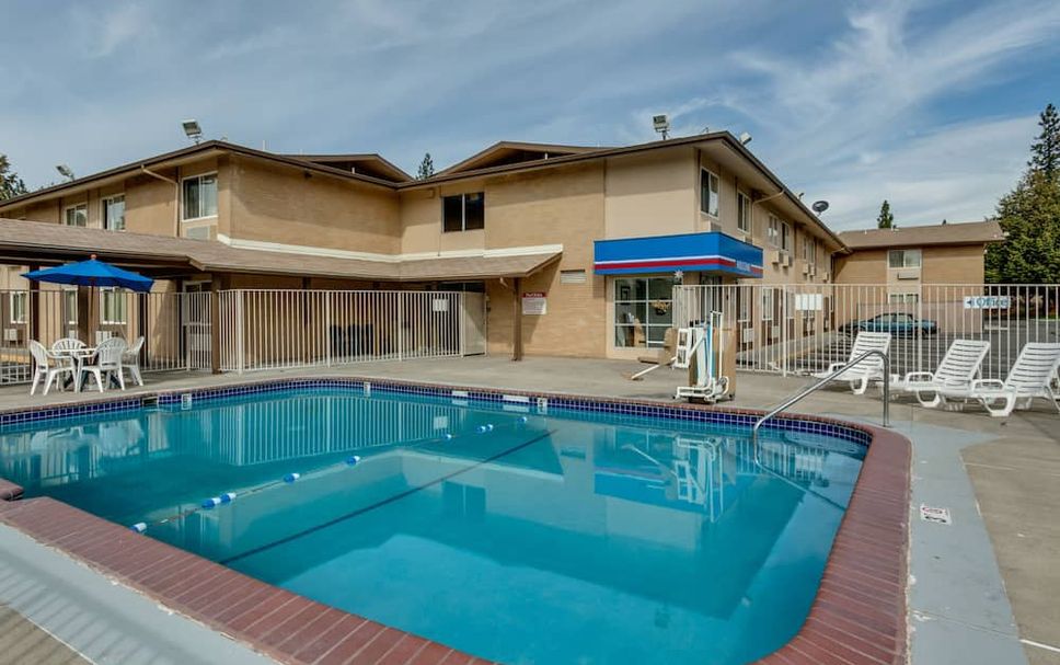 สระว่ายน้ำ รูปภาพ