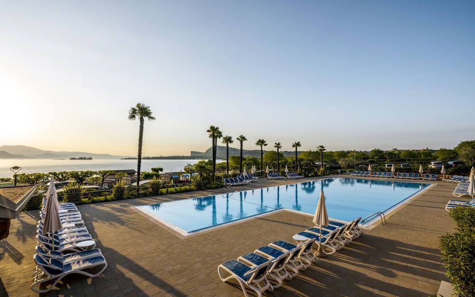 สระว่ายน้ำ รูปภาพ