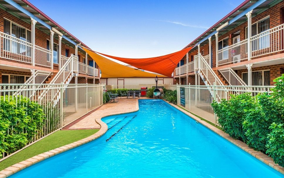 สระว่ายน้ำ รูปภาพ