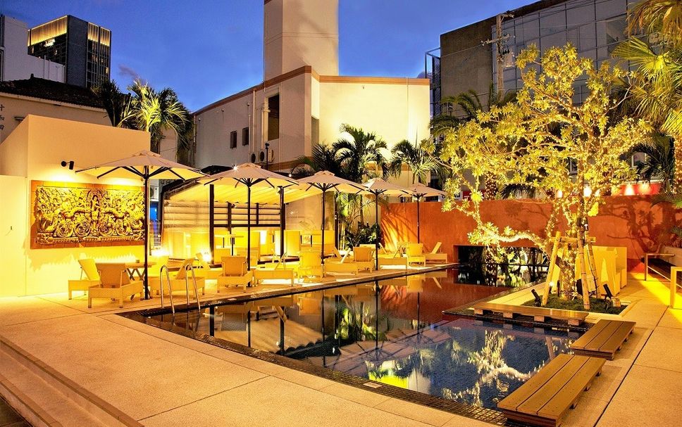 สระว่ายน้ำ รูปภาพ